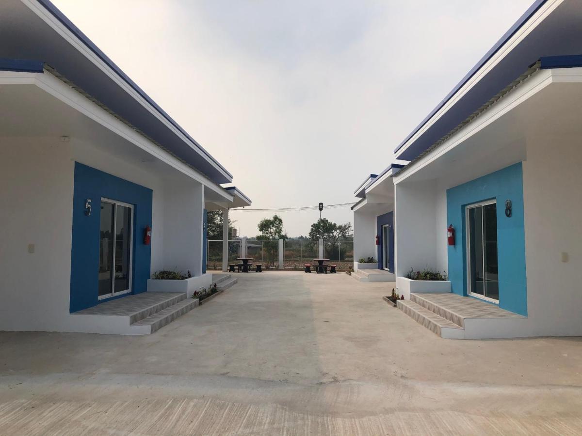 Siri Resort Maha Sarakham Buitenkant foto